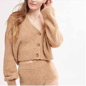 Le Ore Modena Cozy Boucle Cardigan in Lion King, Large, Wool Blend Fall Fluffy